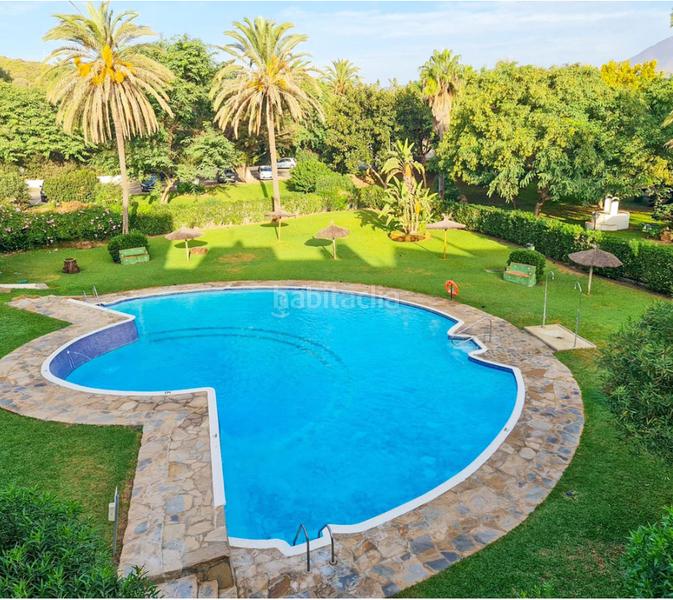 Foto 976cea7b-492a-4b54-8722-045cd61e602c. Pis amb xemeneia piscina a bahía de Casares Casares