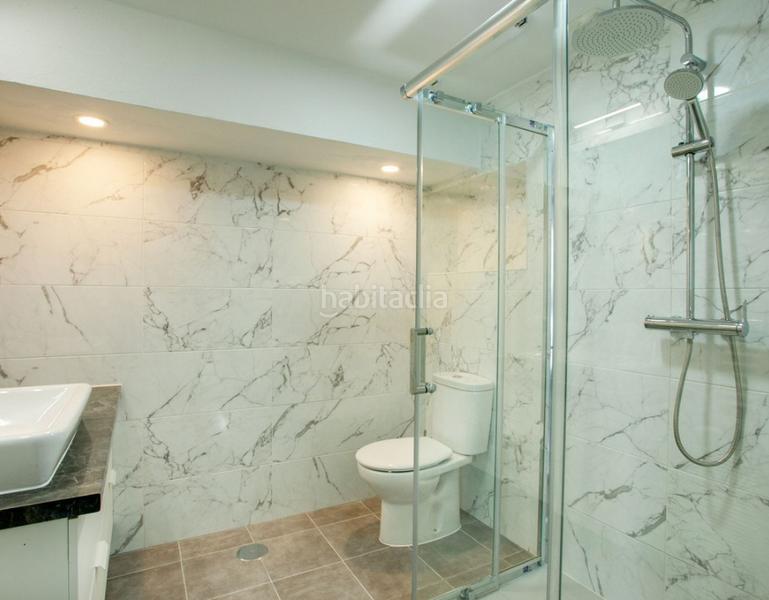 Foto c2024ff4-ed40-4275-ab6e-bcf7d022d4cd. Pis amb xemeneia piscina a bahía de Casares Casares