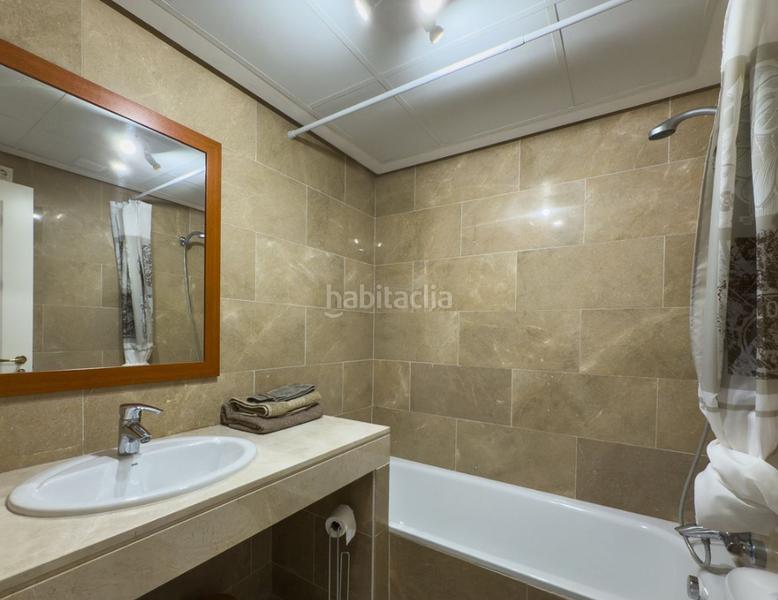 Foto 88ec257f-c8ca-4a3a-85a9-b87e7eded768. Appartamento con camino parcheggio piscina in La Duquesa Manilva