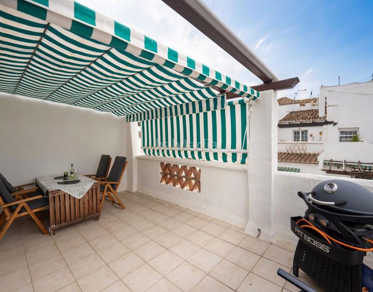 Foto 95c6d632-91f8-4249-9dd6-bdb70f773211. Appartamento con camino piscina in Puerto de la Duquesa Manilva