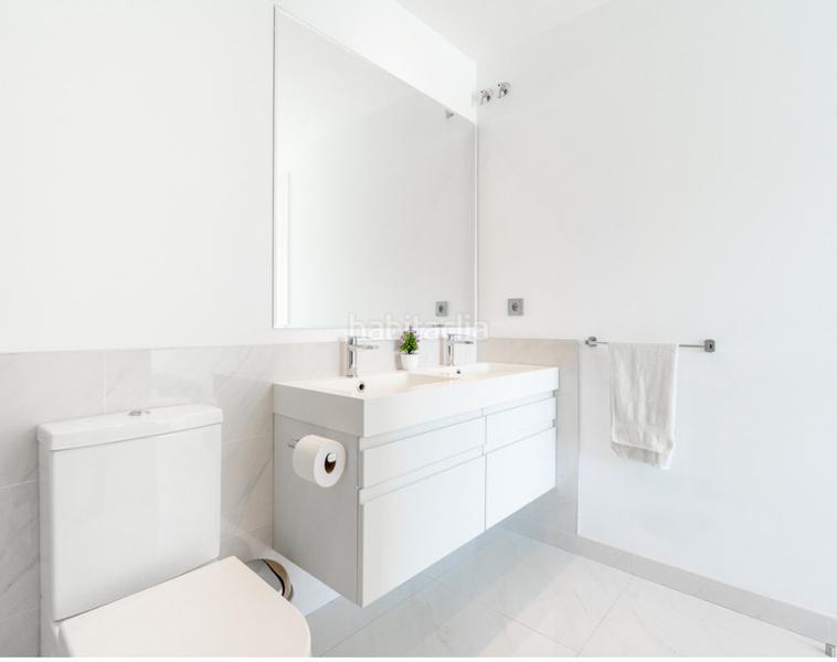 Foto 60a0b1ea-69f0-4901-90fe-c9989b304912. Pis amb xemeneia aparcament piscina a Bel - Air Estepona