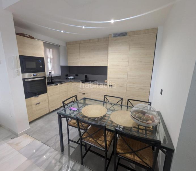 Foto 23c2d774-0a7f-405f-a3c9-654ad1c24c5c. Appartement avec cheminée parking piscine dans Zona Centro Comercial Torrequebrada Benalmádena