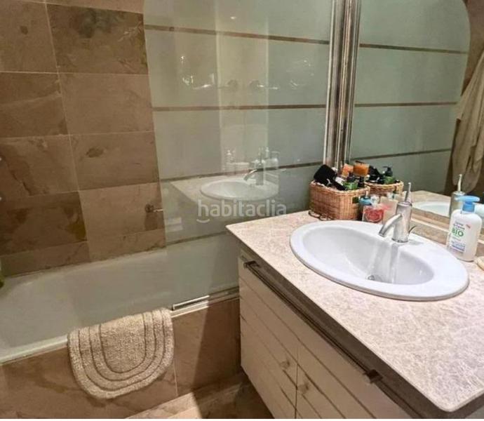 Foto a7cc3574-4e67-43d0-91c2-6eb915fed729. Appartement avec cheminée parking piscine dans Zona Centro Comercial Torrequebrada Benalmádena