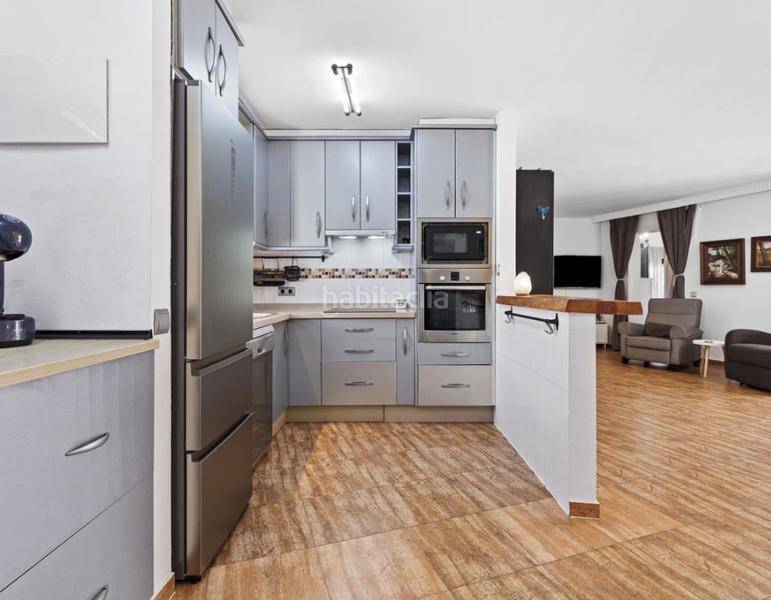 Foto a6e649fd-b30d-4a54-a402-bf29c112c1e8. Piso en Los Pacos Fuengirola