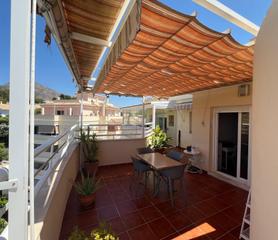 Piso en Zona Centro Comercial Torrequebrada. Penthouse with large terraces in the heart of the city