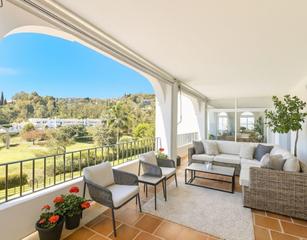 Etagenwohnung in Los Arqueros  - Puerto del Almendro. Apartment in the heart of la quinta, benahavís