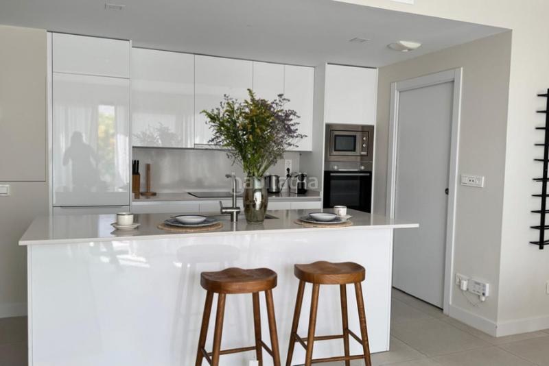 Foto 48efb389-df45-4b28-853e-1a48198fff9b. Flat with fireplace parking pool in Huerta Nueva Estepona