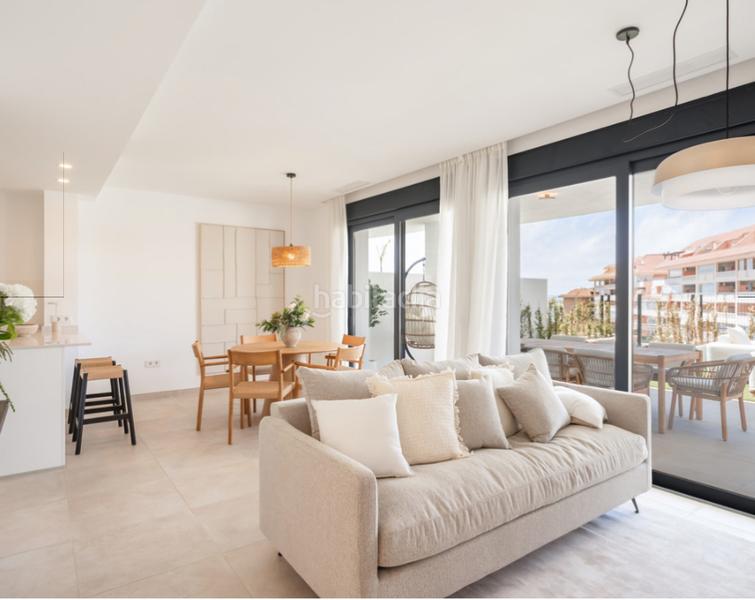 Foto 16eb43e7-4ee4-41c6-b18d-7163985e4685. Flat with fireplace parking pool in La Capellanía - El Higuerón Benalmádena