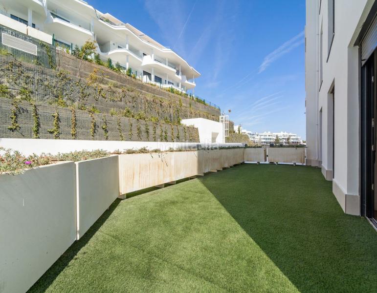 Foto 8cb8a710-2360-46e2-b8ee-a95659ed2516. Pis amb xemeneia aparcament piscina a Torreblanca del Sol Fuengirola