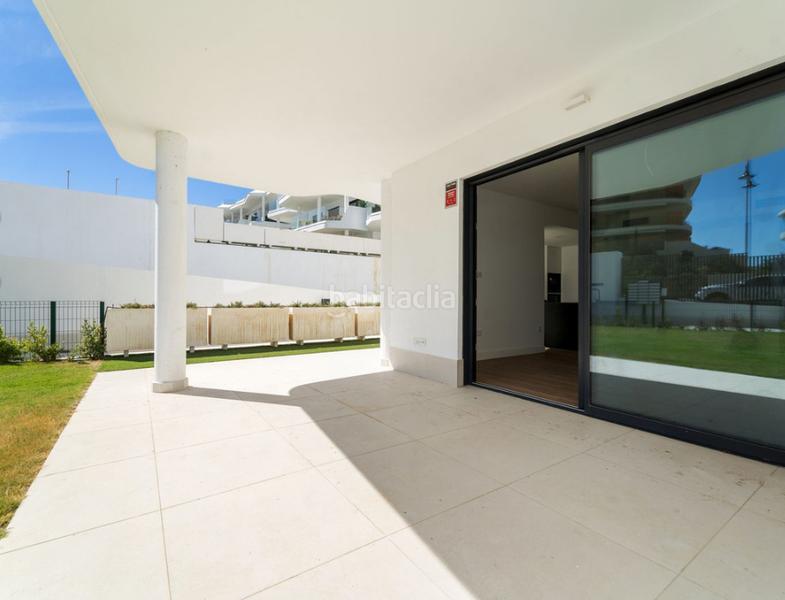 Foto 8dc385e8-6238-48f0-b55e-d92bdd73fecb. Pis amb xemeneia aparcament piscina a Torreblanca del Sol Fuengirola