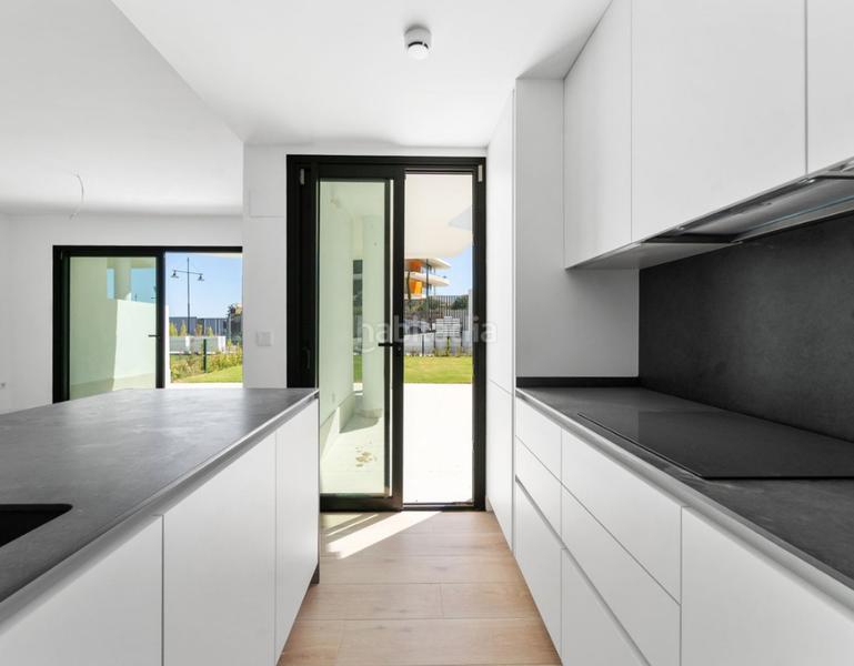 Foto d3da562d-c13f-4935-b9d1-4fc316c6a21c. Pis amb xemeneia aparcament piscina a Torreblanca del Sol Fuengirola