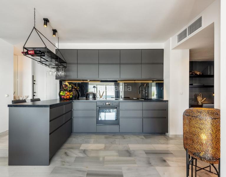 Foto 49d43d40-b917-4458-9ae4-b4231d9d7cde. Piso luxury beachfront apartment in Puerto Banús en Marbella