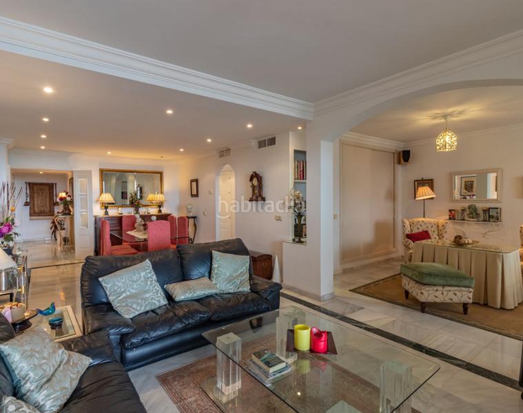 Foto 55d923b7-8ce6-46ce-a7bd-9d4b696d8912. Appartamento con camino parcheggio piscina in Puerto Banús Marbella