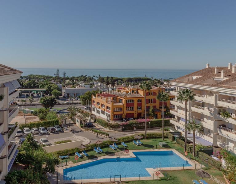 Foto c11a452b-3956-4b07-95f5-4f565ee998ab. Appartamento con camino parcheggio piscina in Puerto Banús Marbella