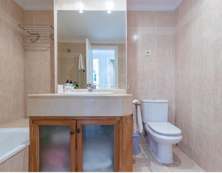 Foto cbe587da-06fe-4ff1-be05-cc1d668e3372. Appartamento con camino parcheggio piscina in Puerto Banús Marbella