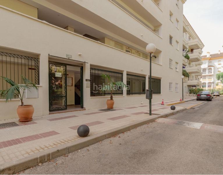 Foto d397dee1-712f-4f34-85b9-a7458d90b19a. Appartamento con camino parcheggio piscina in Puerto Banús Marbella