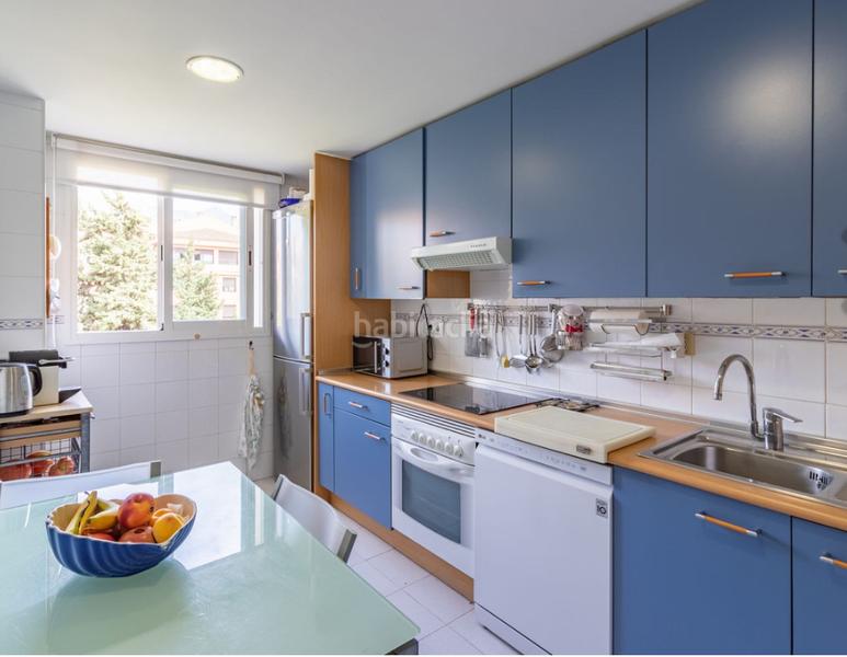 Foto f7c18f62-671d-4fd1-9466-801da6b1edde. Appartamento con camino parcheggio piscina in Puerto Banús Marbella