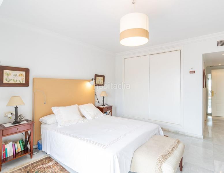 Foto f8050af1-99e8-475a-8784-ba71ad5f5fa8. Appartamento con camino parcheggio piscina in Puerto Banús Marbella