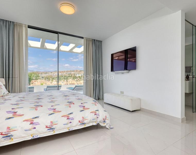 Foto 1ae62e69-dc28-47a4-8bee-0d88ce0d134d. Appartamento con camino parcheggio piscina in Nueva Atalaya Estepona