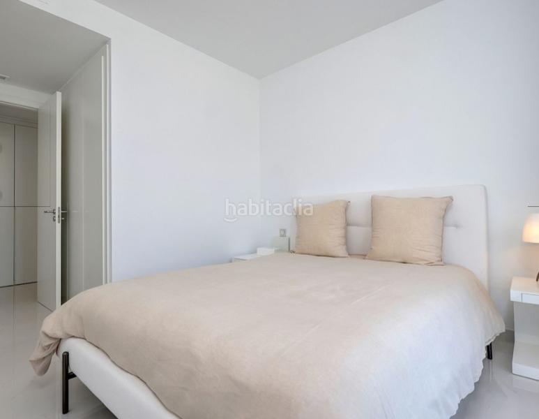 Foto 5ff997a4-c311-4eb6-9a91-ab2d429dc8dd. Appartamento con camino parcheggio piscina in Nueva Atalaya Estepona