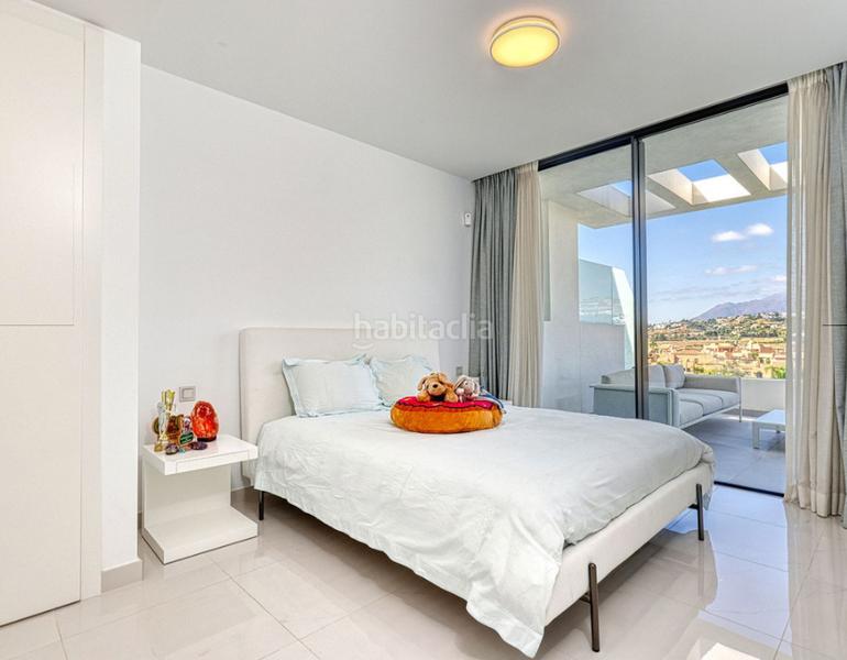 Foto 9d3afc5d-a4f0-405c-a534-d976bbb2607f. Appartamento con camino parcheggio piscina in Nueva Atalaya Estepona