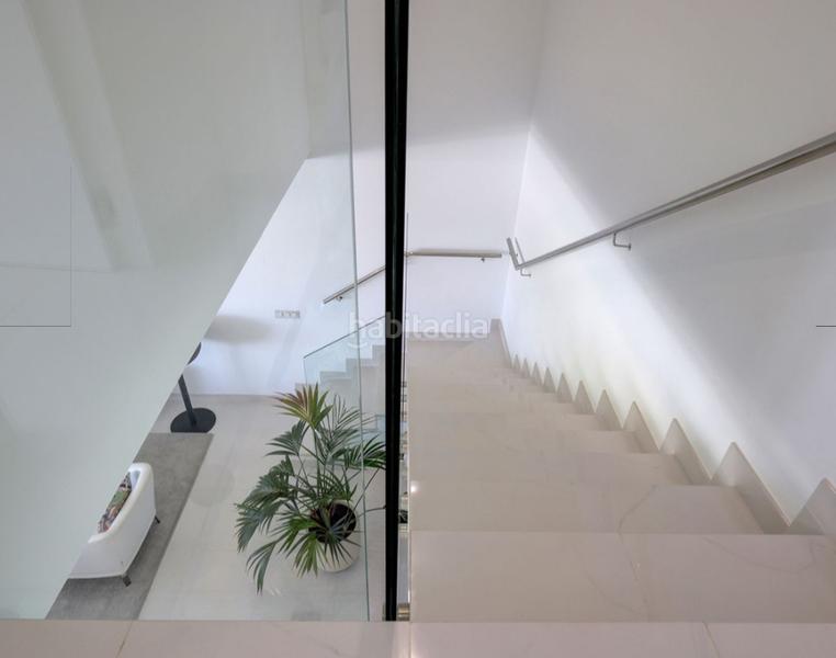 Foto eb0d3f4e-ed2e-4ba1-869c-8dd9ee717f62. Appartamento con camino parcheggio piscina in Nueva Atalaya Estepona