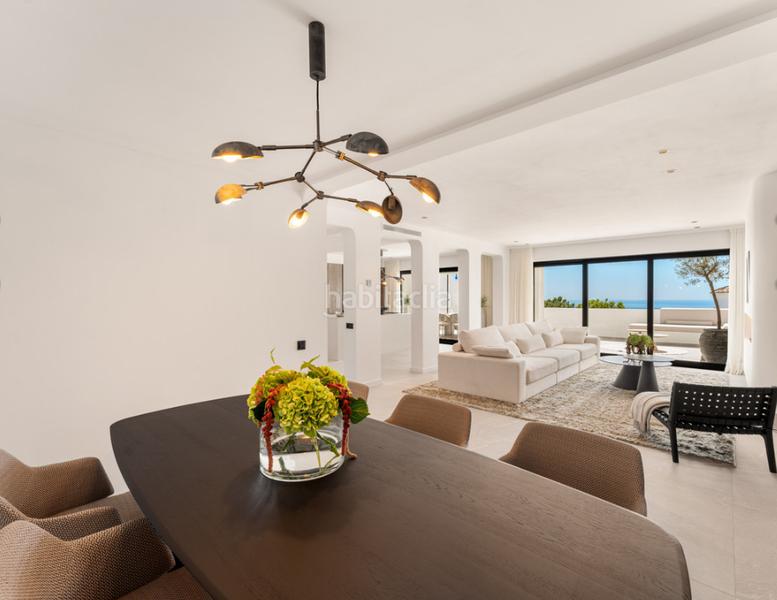 Foto e0ee9f47-4c26-4af0-8f2c-de7b1efe2380. Pis amb xemeneia aparcament piscina a La Quinta Benahavís