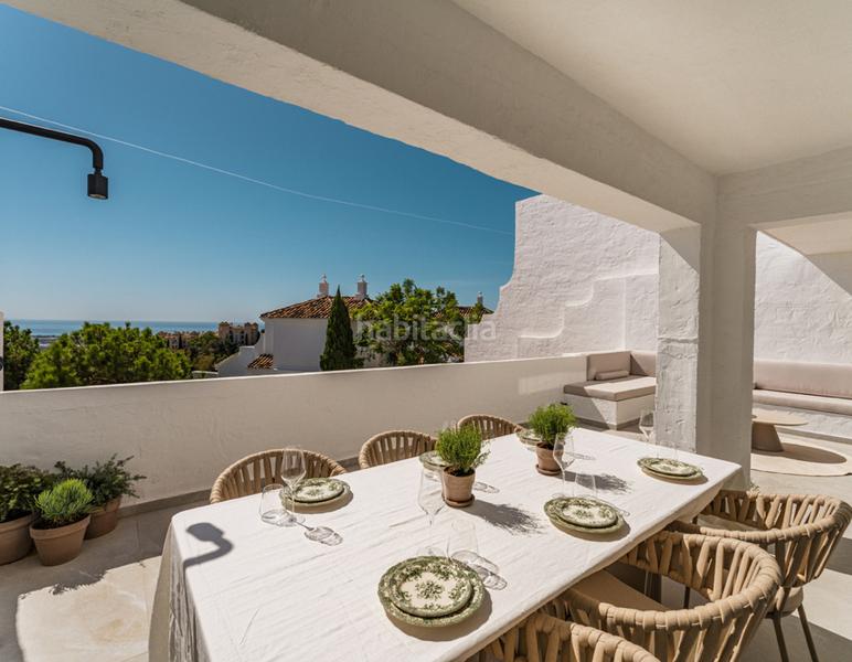 Foto fcb36d50-201b-4ad7-9454-b26fca9014d3. Pis amb xemeneia aparcament piscina a La Quinta Benahavís