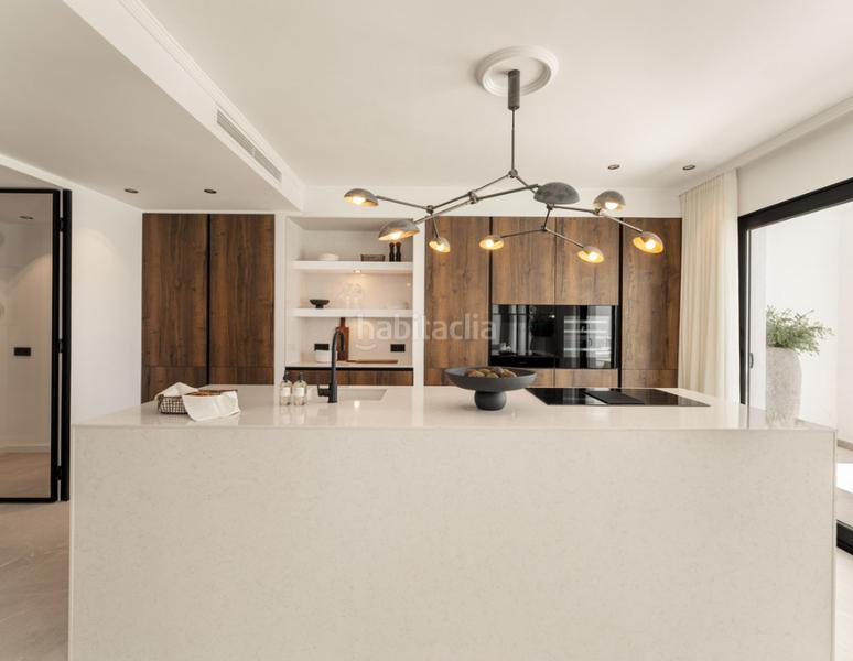 Foto fdc3c8d7-1f59-4acb-bfce-5a3238ea6eae. Pis amb xemeneia aparcament piscina a La Quinta Benahavís