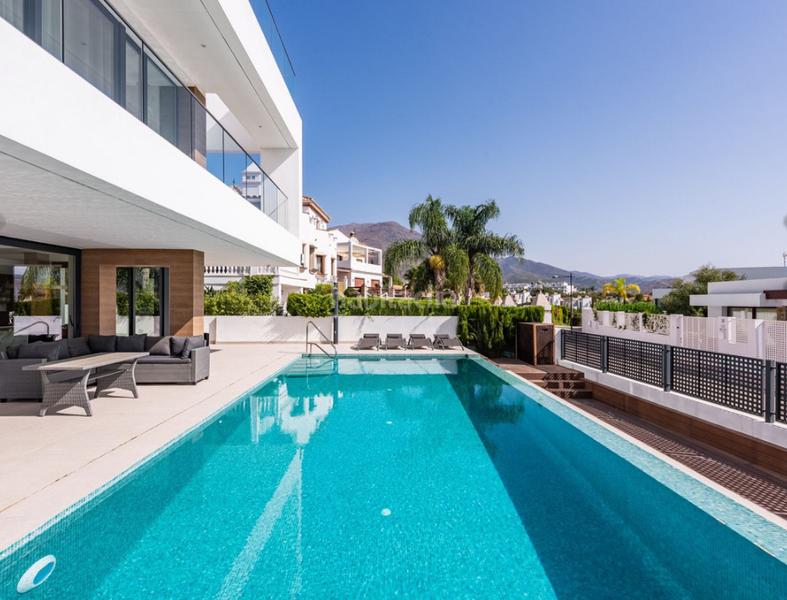 Foto 0ec34390-52eb-4e75-b5fd-a3674460fa24. Appartamento con camino parcheggio piscina in Valle Romano Golf Estepona