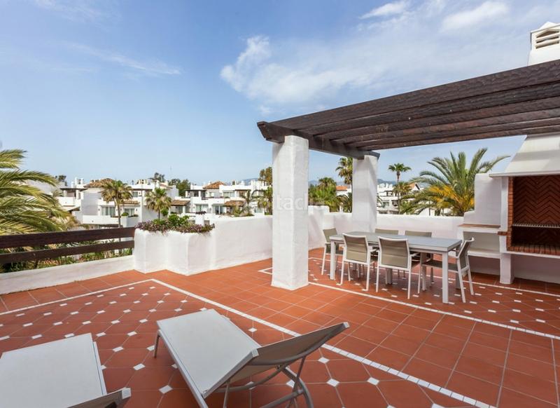 Foto 7245abb2-3dd8-483d-a755-54dc29dd70f5. Etagenwohnung mit kamin parking pool in Puerto Banús Marbella