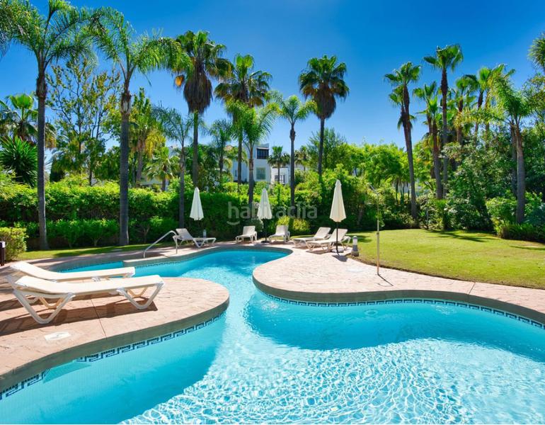 Foto b9a6d089-5a15-4938-9f6b-2ead1992c74c. Etagenwohnung mit kamin parking pool in Puerto Banús Marbella