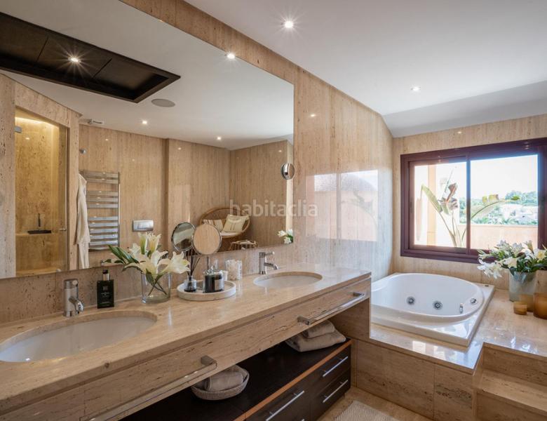 Foto 0b23c9c6-4268-4bb3-ba80-50979ceb6168. Appartamento con camino parcheggio piscina in Puerto Banús Marbella