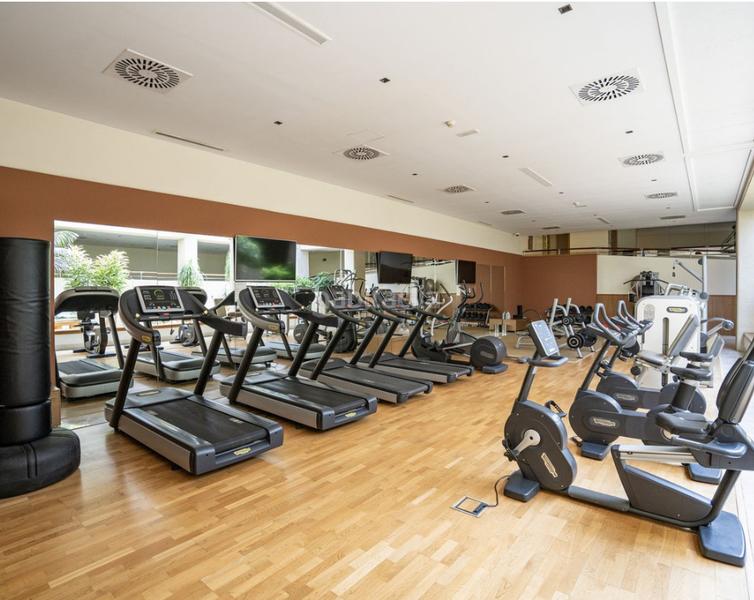 Foto 5f2b3dba-0268-42dc-85e7-1638aebdc0a0. Appartamento con camino parcheggio piscina in Puerto Banús Marbella