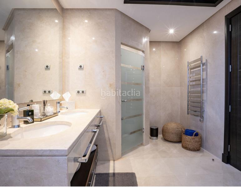 Foto a75ece91-87aa-457b-b042-1b7219e885ad. Appartamento con camino parcheggio piscina in Puerto Banús Marbella