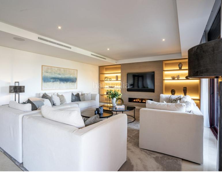 Foto c0fbe054-57f9-41c7-bd72-9f0d46ecf638. Appartamento con camino parcheggio piscina in Puerto Banús Marbella