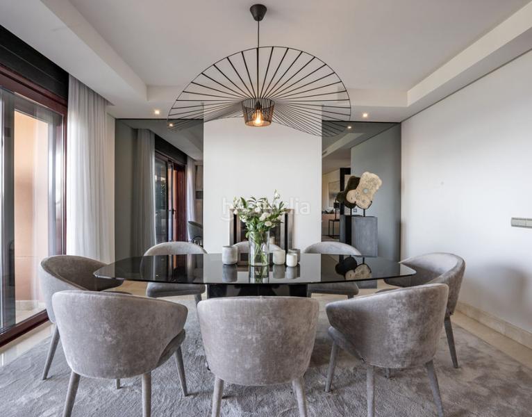 Foto e40db775-6e58-4abb-ab4f-0b5b287cd664. Appartamento con camino parcheggio piscina in Puerto Banús Marbella