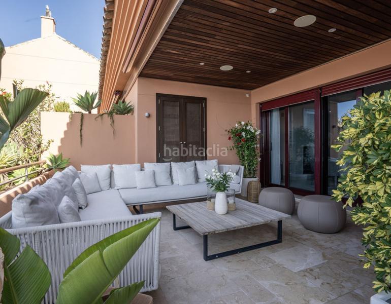 Foto f4073ec3-4e67-40c7-a15c-c6e96789a1e1. Appartamento con camino parcheggio piscina in Puerto Banús Marbella