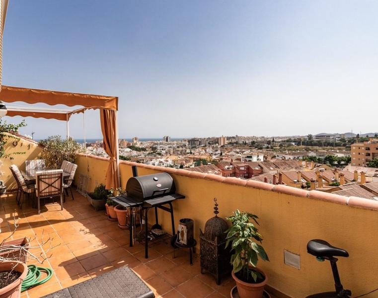 Foto f2af80c3-7503-4e60-9053-dac45ba991d8. Pis amb piscina a Los Pacos Fuengirola