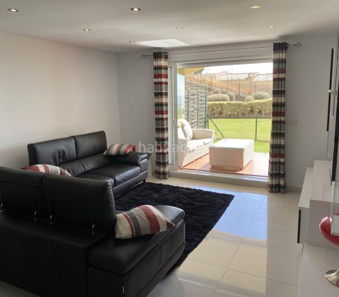 Foto 0567e737-01e9-4bc3-a852-3e13cfb02bbd. Pis amb xemeneia aparcament piscina a Las Gaviotas - Carvajal Fuengirola