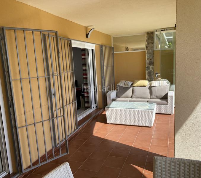 Foto 78e9686c-d1e8-4bf5-b51d-4be0cb2822ab. Pis amb xemeneia aparcament piscina a Las Gaviotas - Carvajal Fuengirola