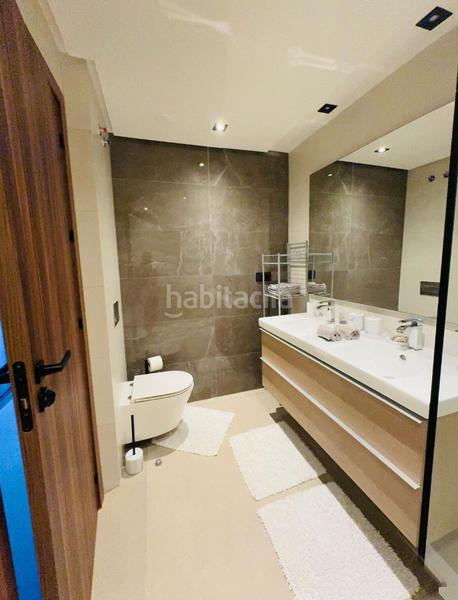 Foto 4694ae2f-4eb6-47a7-9d4b-8707bcb484b8. Appartamento con camino parcheggio piscina in Los Naranjos Marbella