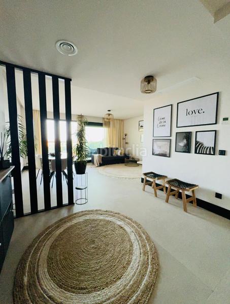 Foto 7d2ec8b8-ca3d-44d7-8142-1f9e68881f82. Appartamento con camino parcheggio piscina in Los Naranjos Marbella