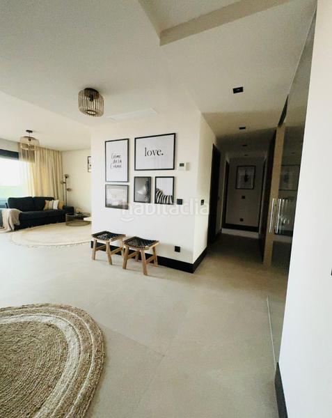 Foto b6cf51c3-1ac5-4690-b08e-609d51496908. Appartamento con camino parcheggio piscina in Los Naranjos Marbella