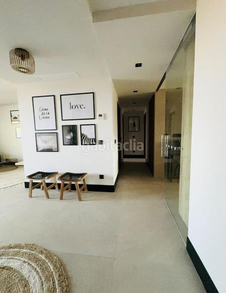 Foto e8d16fd3-e358-4984-99f9-7b9cd39d60f1. Appartamento con camino parcheggio piscina in Los Naranjos Marbella