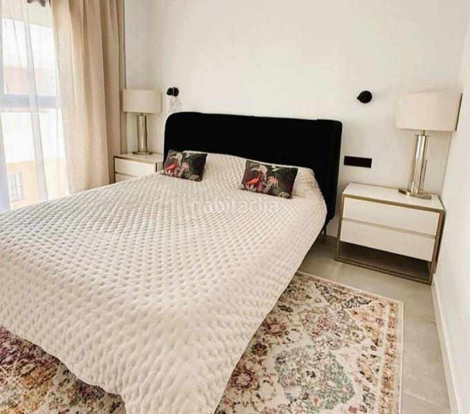 Foto 2af853c1-460e-4227-8c3f-c80d353285af. Pis amb xemeneia aparcament a Cancelada Estepona