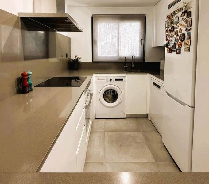 Foto 469a4e8d-0bfe-4d86-9246-69da2c841309. Pis amb xemeneia aparcament a Cancelada Estepona