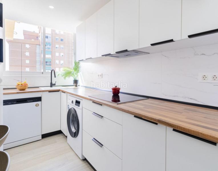 Foto 50a6cf0b-c5b6-4d83-af3b-31d5d267d1f9. Etagenwohnung mit kamin parking in El Bajondillo Torremolinos