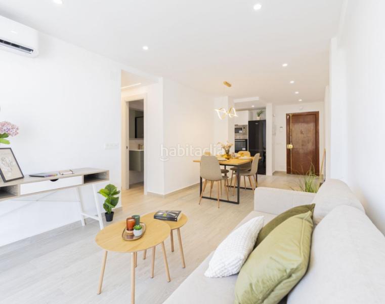 Foto d0d42f21-9b7f-4bee-a61f-b929fdafcae6. Etagenwohnung mit kamin parking in El Bajondillo Torremolinos