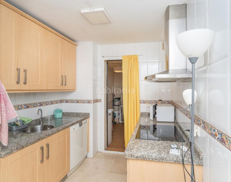 Foto 41ffdad6-ad6d-4cde-8f62-1135d6fdfbcf. Appartement avec cheminée parking dans puerto de Estepona Estepona
